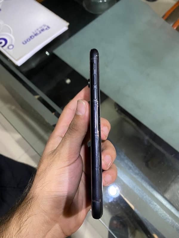 IPhone XR NON PTA 3