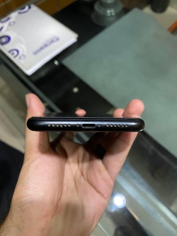 IPhone XR NON PTA 5