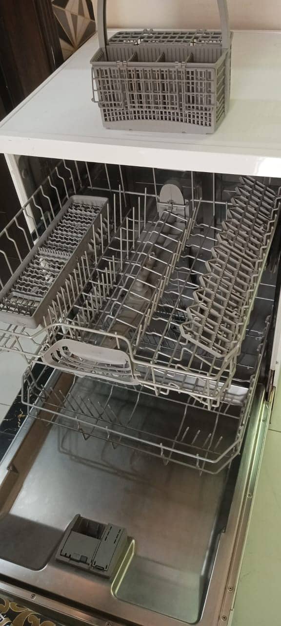 Seamen's Dishwasher 2