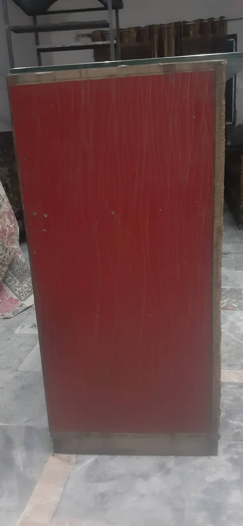 like a new 12mm glass 5.5by 1ft9inch counter for urgent sale 2