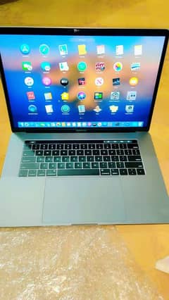 Apple MacBook pro CORE i9 2019 Model