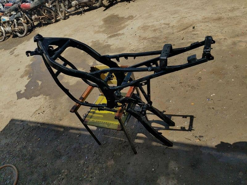 Suzuki GS sports bike frame 500cc 2