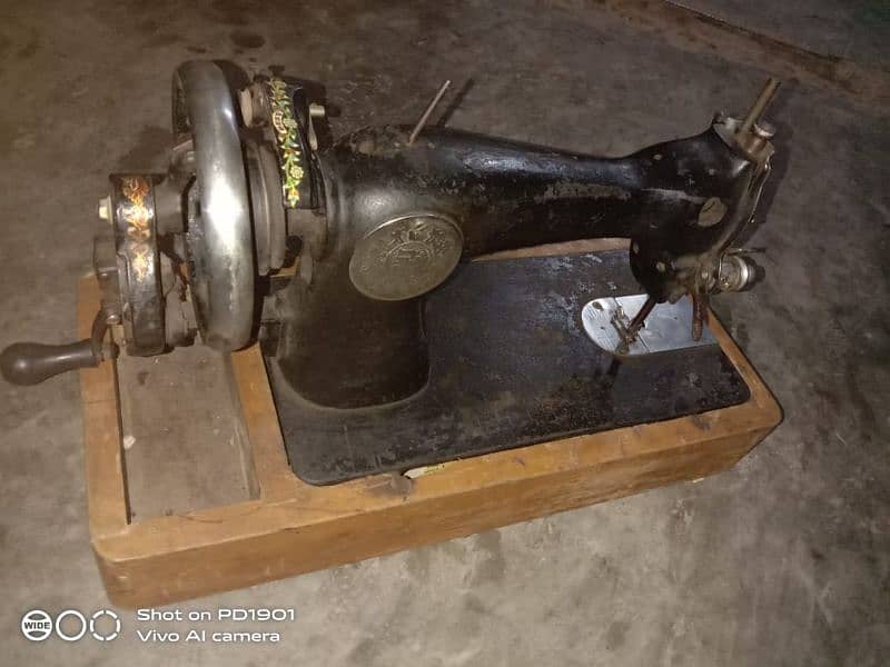 Deluxe  used Sewing machine,  lahore 1