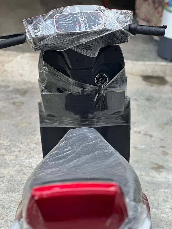 Lima electric scooter very good condition 2