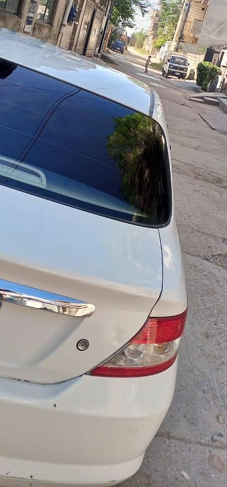 Home used, non accidental and beautiful Honda City IDSI 2004 1