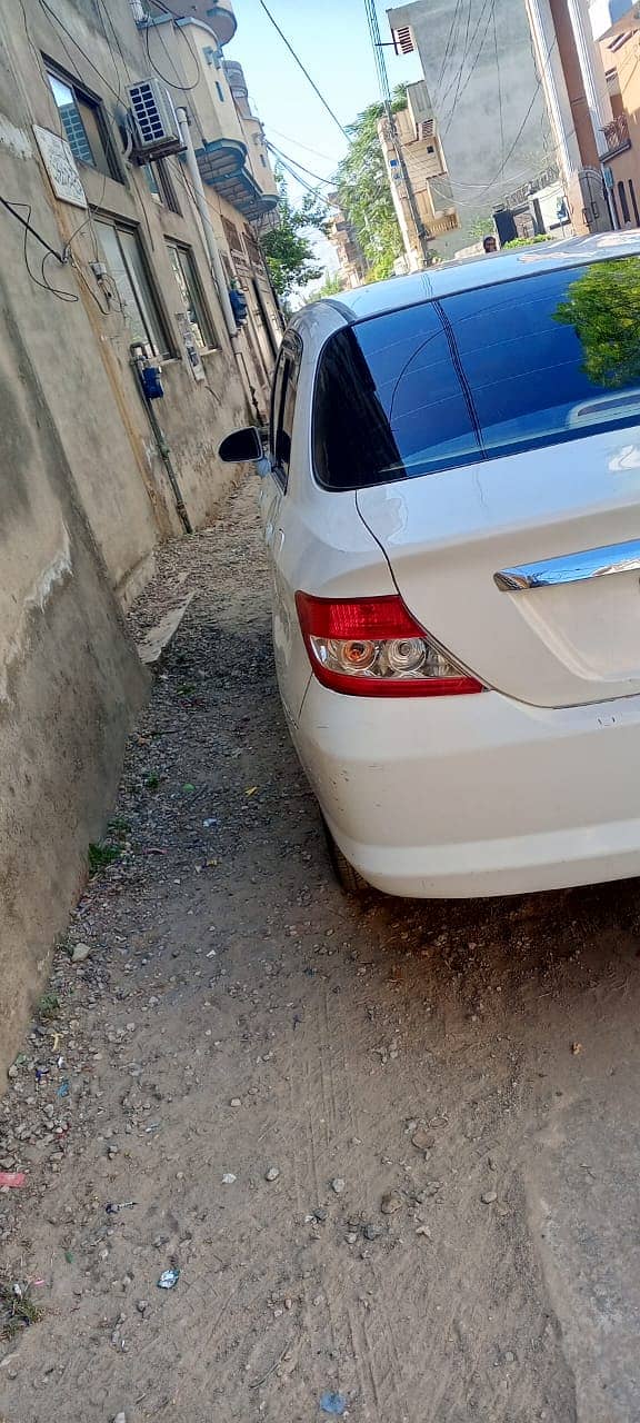 Home used, non accidental and beautiful Honda City IDSI 2004 9