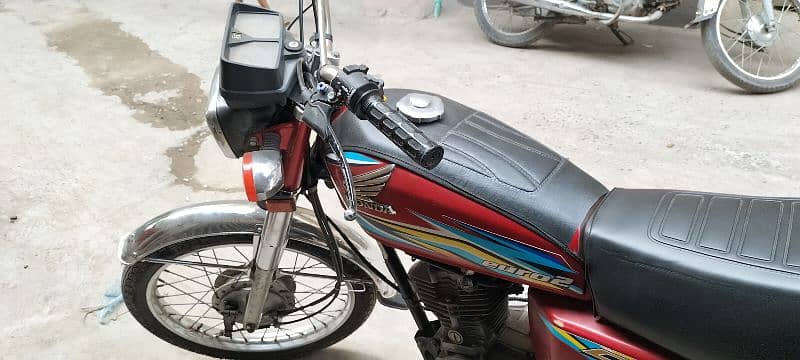 Honda cg125 2019 good condition first hand owner 4