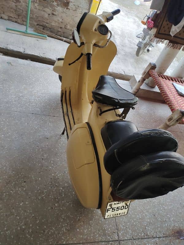 Vespa 4