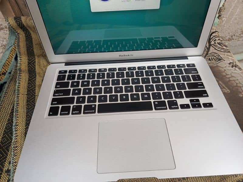 Apple Mac Book Air 2017 4