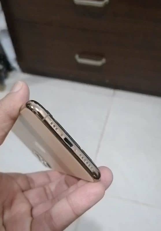 iphone 11 pro. . non pta  factory unlocked. 1