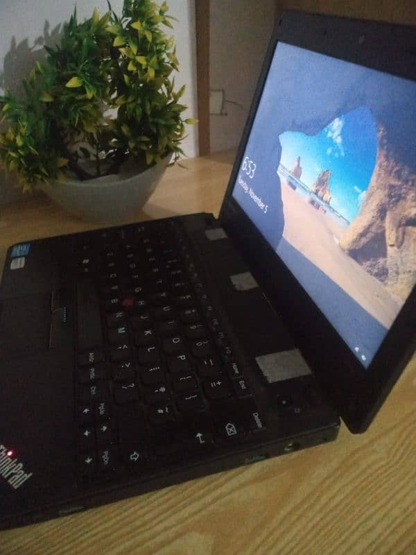 Lenovo Thinkpad i3 2nd generation 3