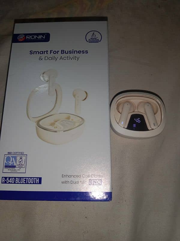 Earpods or Bluetooth Connecting 0