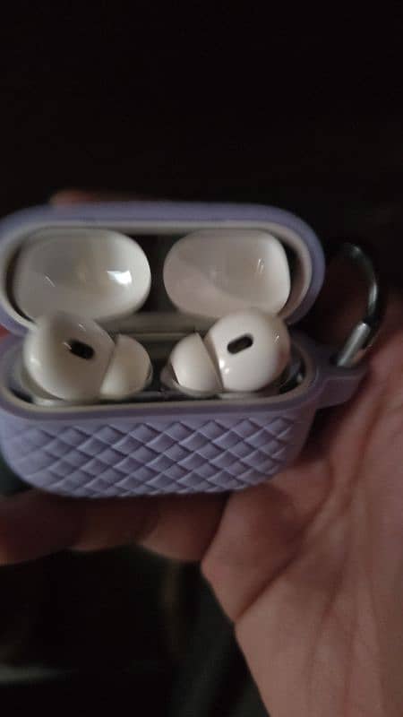 air pods pod pro 2 nd generation  c type charger 1