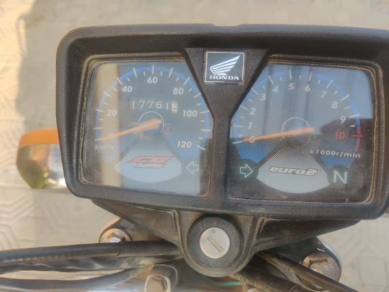 Honda 125 model 2021 Karachi number contact number 03320364390 2