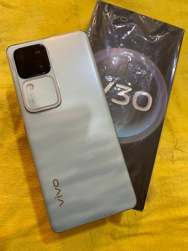 vivo v30 1