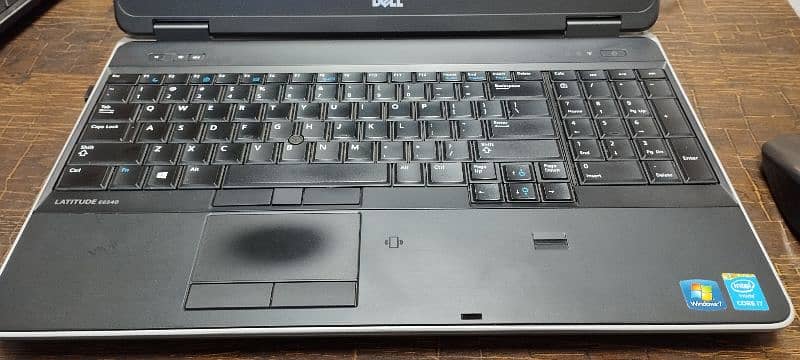 Dell Latitude e6540 Excellent Condition with charger 7