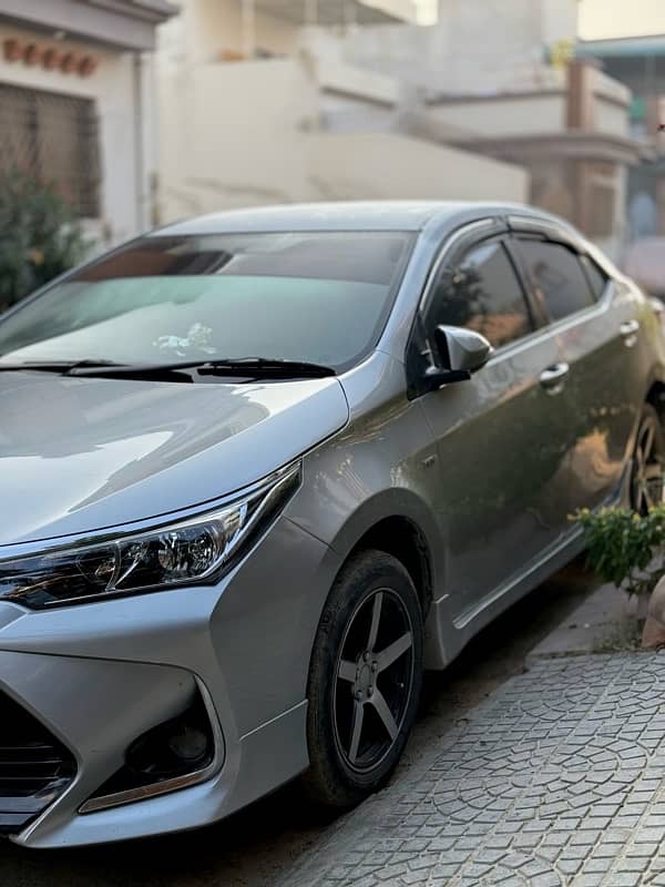 Toyota Corolla GLI 2015 AUTOMATIC FACELIFT 5