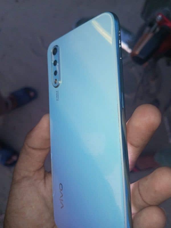 vivo s1  4/128.    condition 9.5/10 0