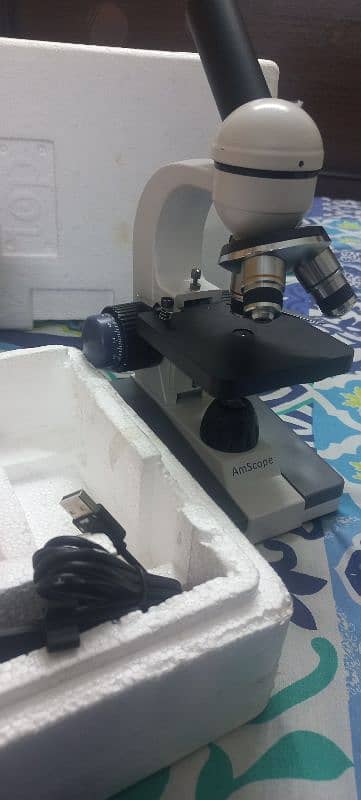 Microscope , Like New 5