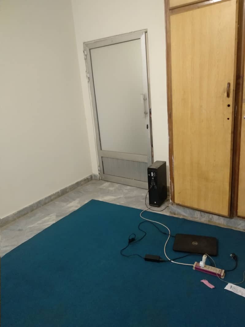 Room for Rent in Civic Center near Gulberg Greens 0