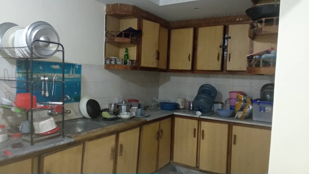 Room for Rent in Civic Center near Gulberg Greens 8