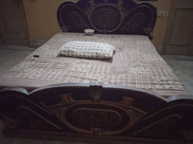 2 beds are available for sale with mattress 2