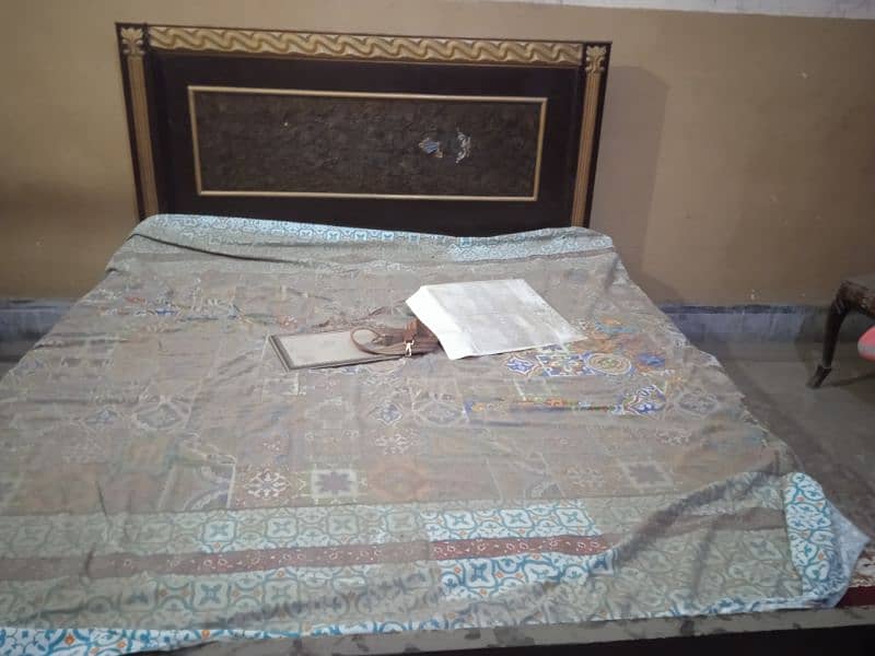 2 beds are available for sale with mattress 5