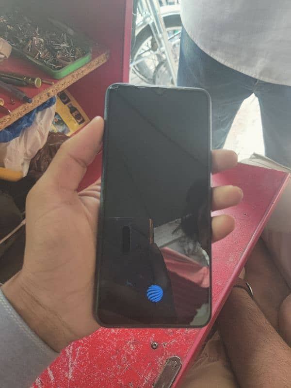 vivo v21e 10.9 condition 4 128.03114601871 is pay rabta kry 1