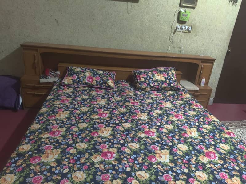 Bed & Dressing for Sale 0