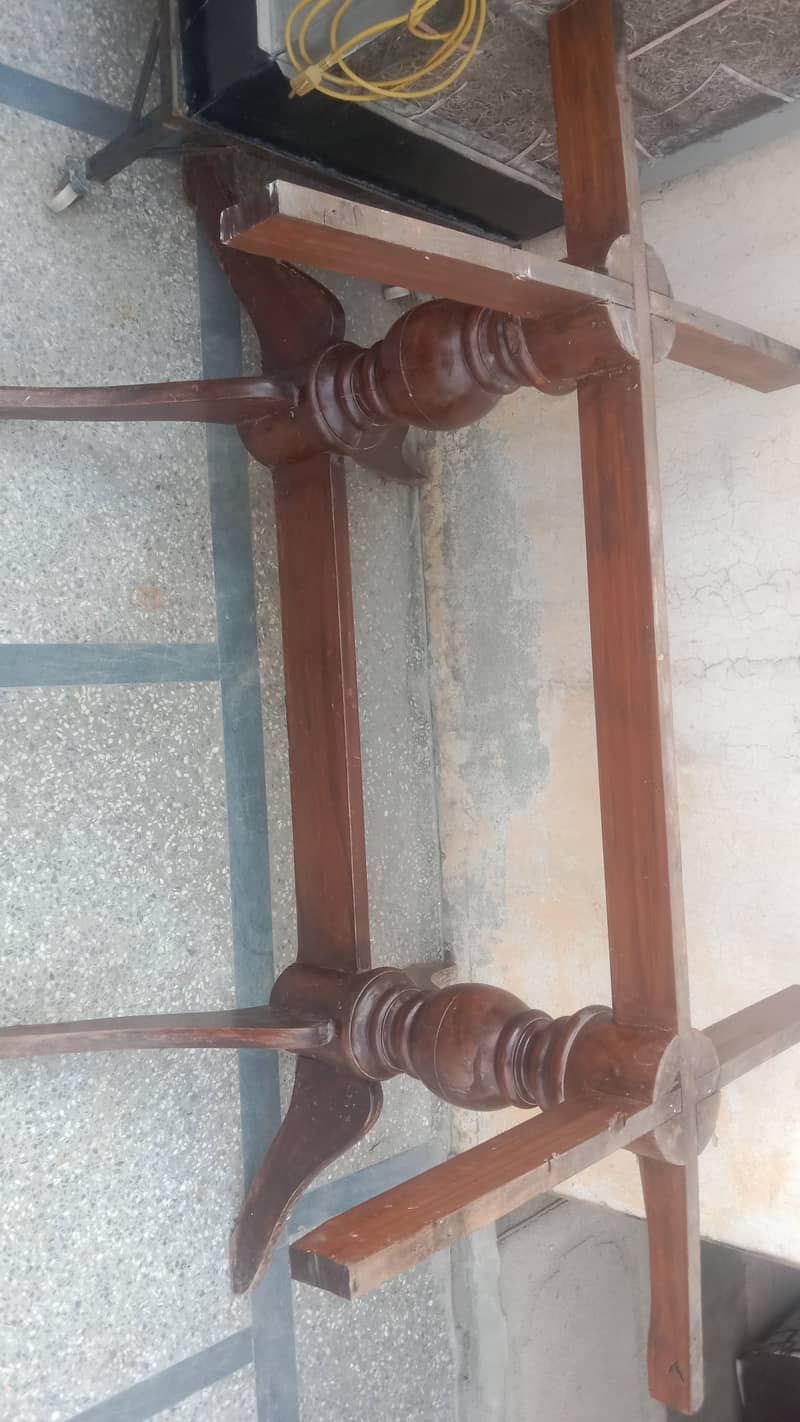 dining table new condition 1