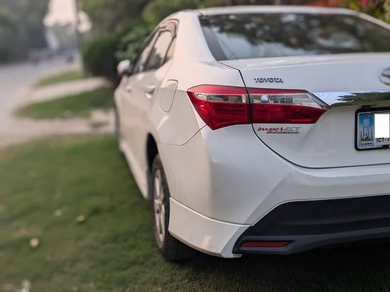 Toyota Corolla Altis 2017 4