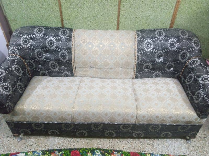 3-Seater Sofa for Sale - Good Condition 3