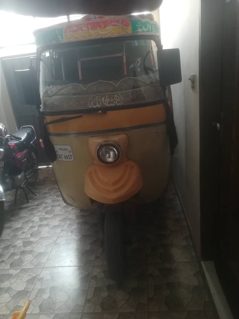 Tuk tuk riskhaw. . 2019 model 0