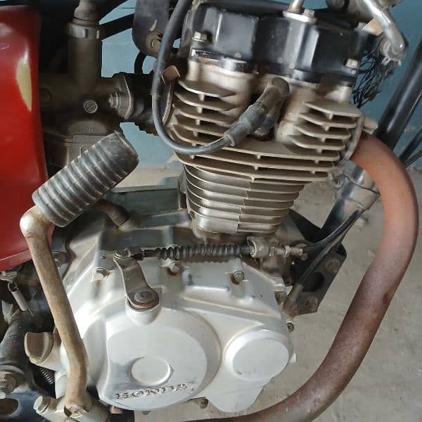 honda 125cc sale 17 model (engine never open) 2