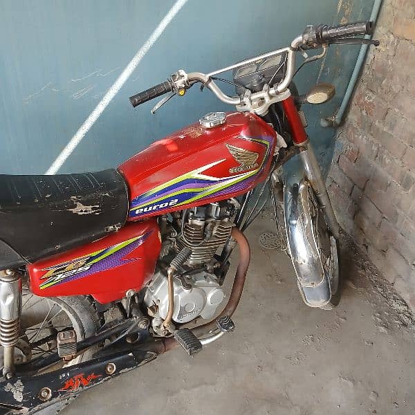 honda 125cc sale 17 model (engine never open) 3