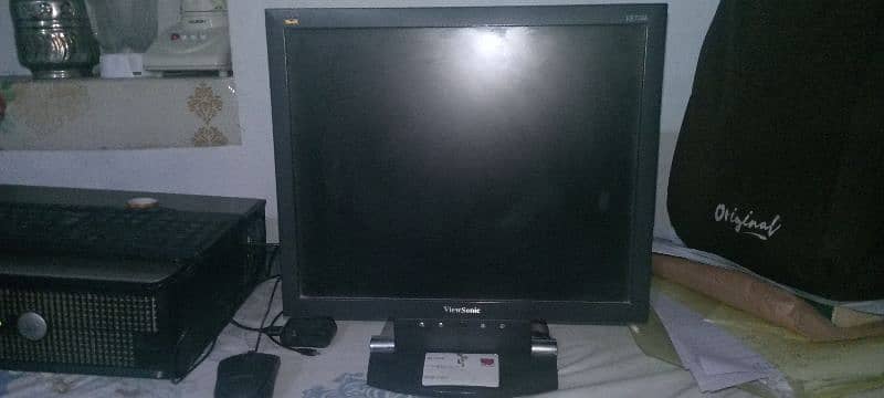 COMPUTER SYSTEM FOR SALE WITH COMPLETE SETUP ( LCD , KEYBOARD , MOUSE) 1