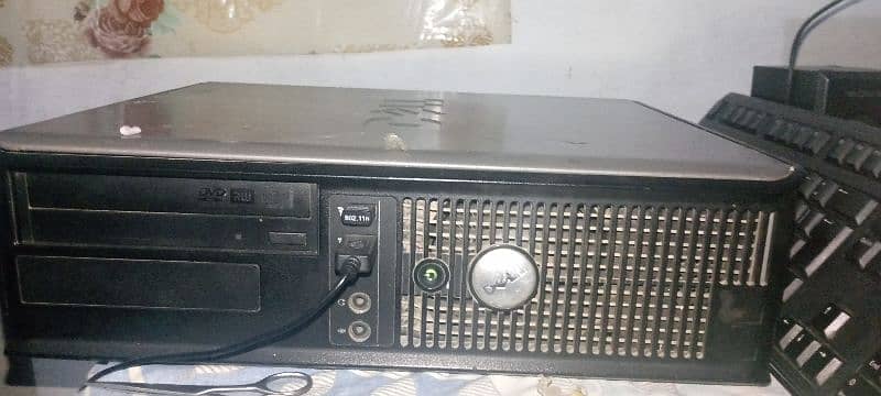 COMPUTER SYSTEM FOR SALE WITH COMPLETE SETUP ( LCD , KEYBOARD , MOUSE) 6