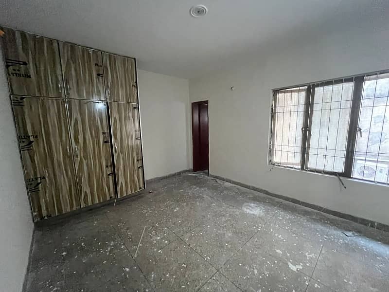 10 Marla House VIP Location For Rent 1