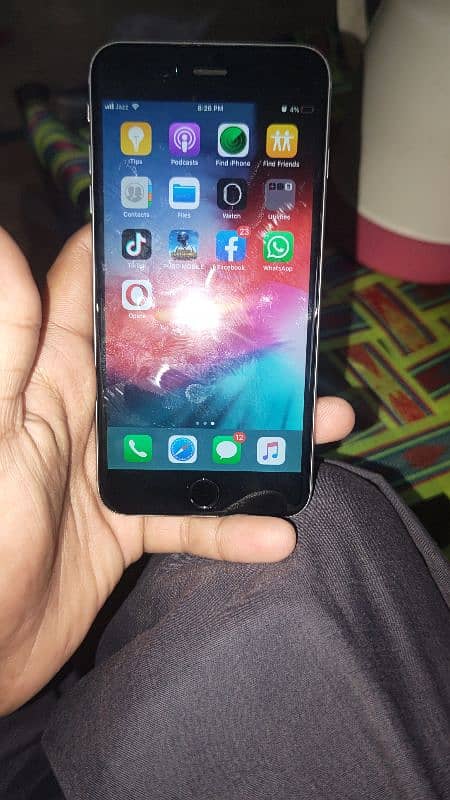 iphone 6plus for sell 10/10 condition Memory 128 gp in silver colur 6