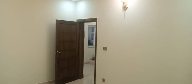 10 Marla Upper Portion Up For rent In E-11 4