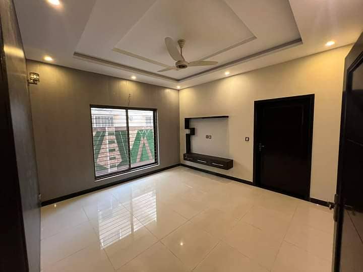 Lower Portion Of 10 Marla House Available For Rent In Jasmine Block Sector C Bahria Town Lahore 9