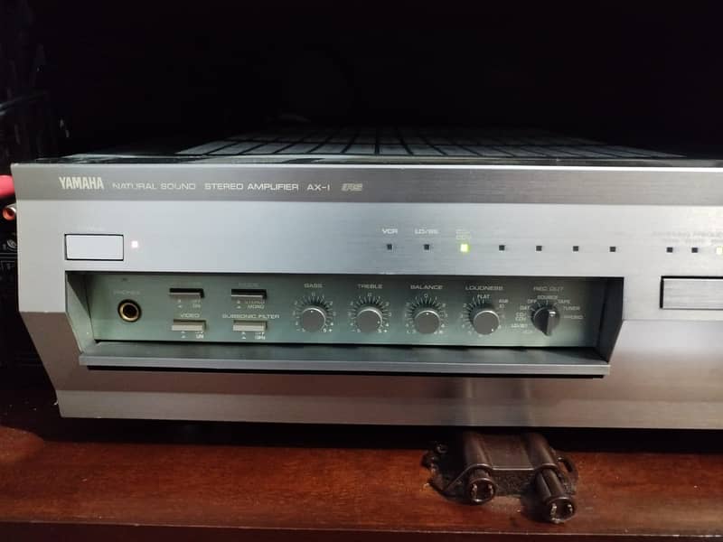 YAMAHA AX-1 Stereo Amplifier-Built in DAC & YAMAHA NS-690III Speakers 3