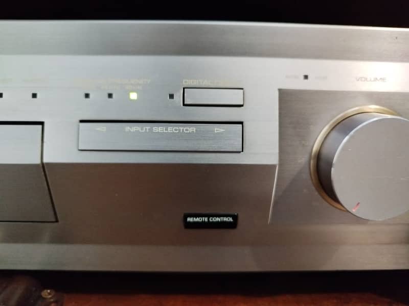 YAMAHA AX-1 Stereo Amplifier-Built in DAC & YAMAHA NS-690III Speakers 4