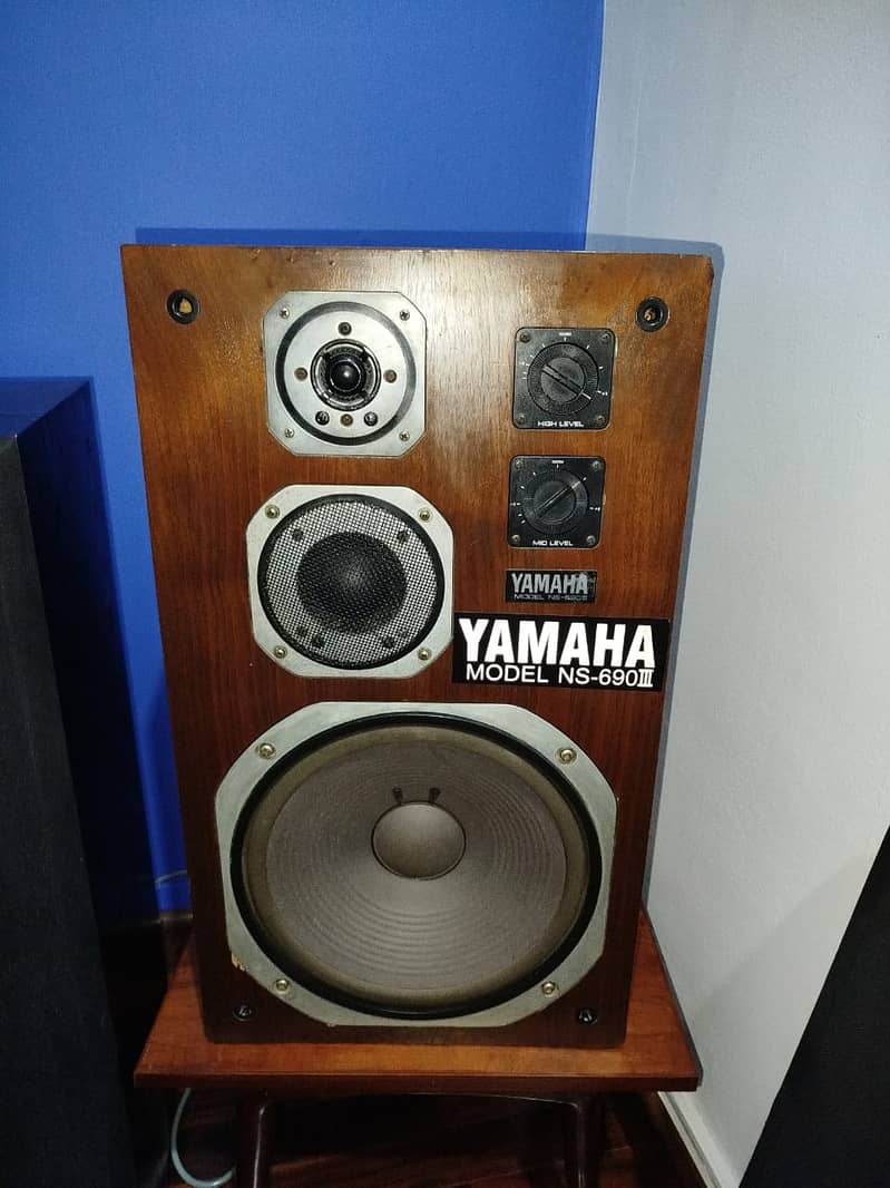 YAMAHA AX-1 Stereo Amplifier-Built in DAC & YAMAHA NS-690III Speakers 11