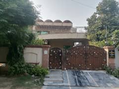 Wapda Town Phase 1 - Block F1 1 Kanal Lower Portion Up For rent