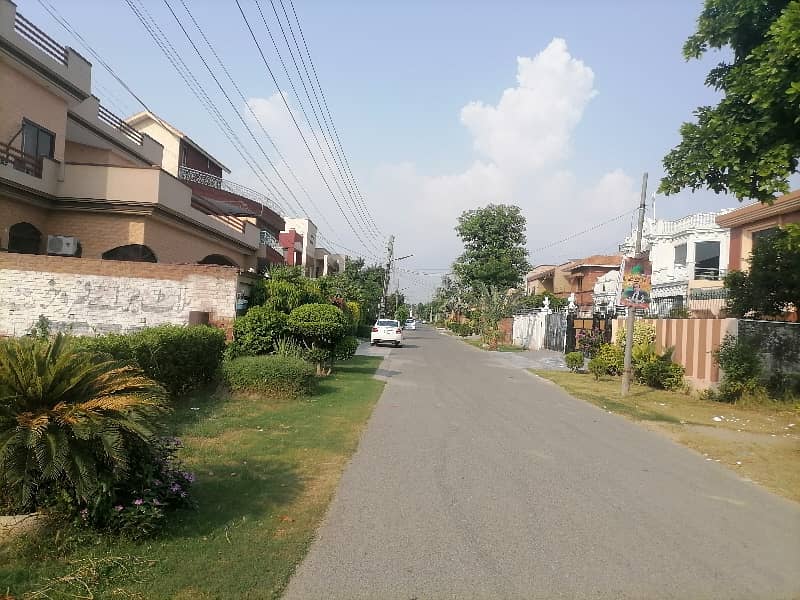 Prominently-Located Upper Portion Available In Wapda Town Phase 1 - Block E1 For Rent 5