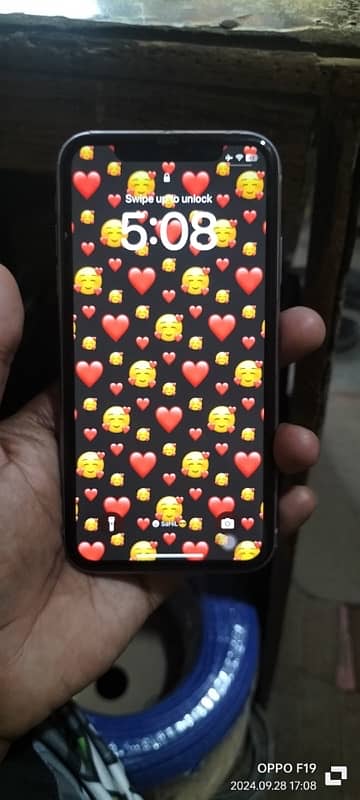 iPhone 11 better health 72 condition 9/10 urgent Sel 3