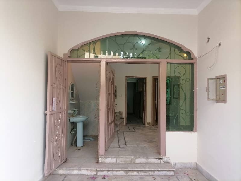 House Sized 5 Marla Available In Wapda Town Phase 1 - Block G2 2