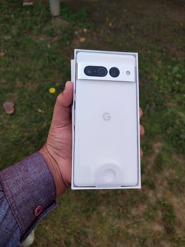 Pixel 7 Pro White Box Pack Non Active / Factory Unlocked 6 7 8 9 0