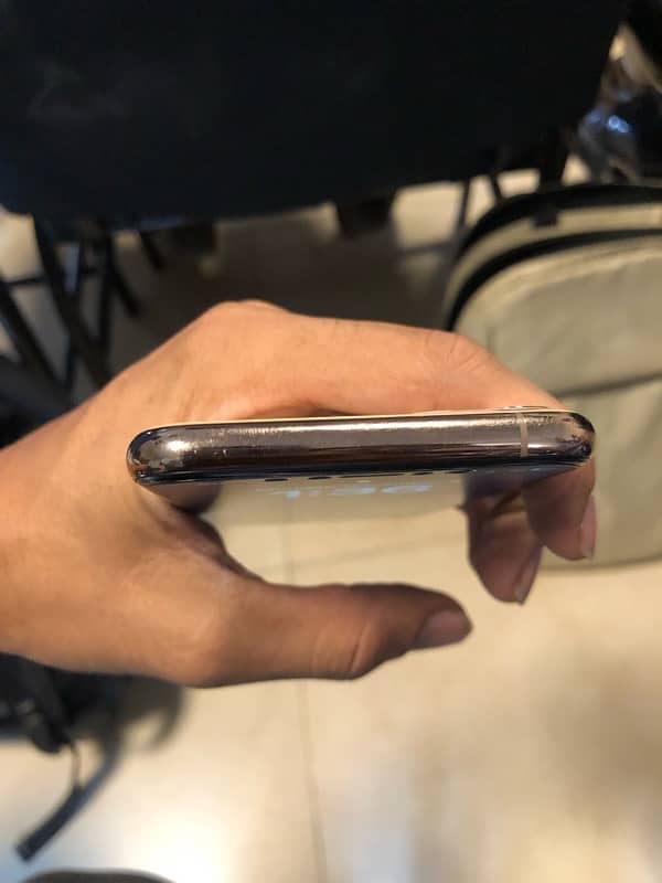 Iphone 11 pro PTA Approved 6